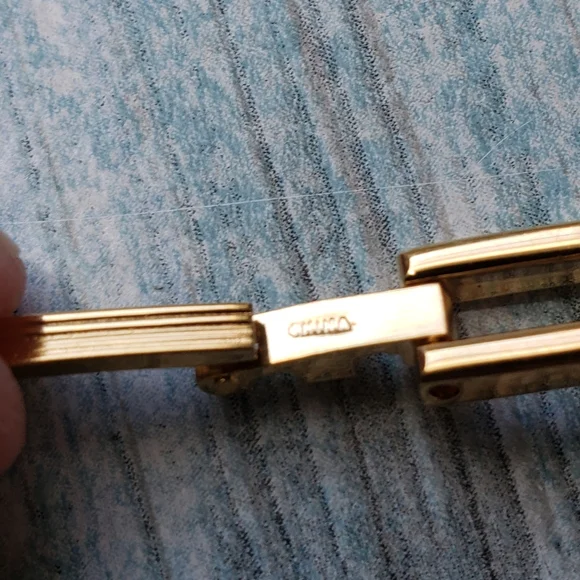 Avon Analog watch. - Picture 14 of 15